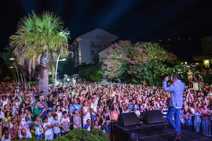 budva-nightlife budva-beach-bar montenegro budva-restaurants budva-beach