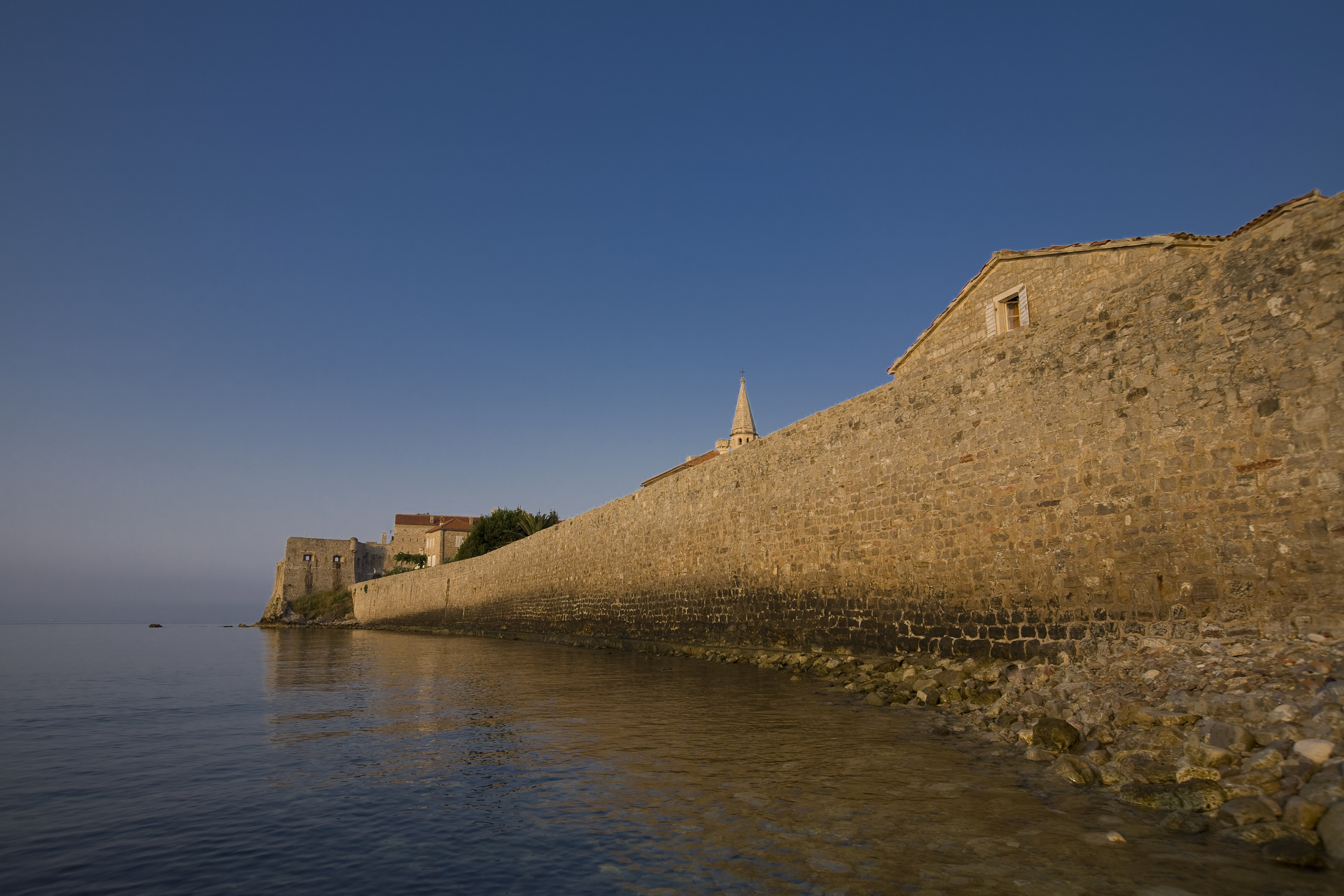 budva-sea budva-food budva-caffes budva-beach-bar budva-old-town