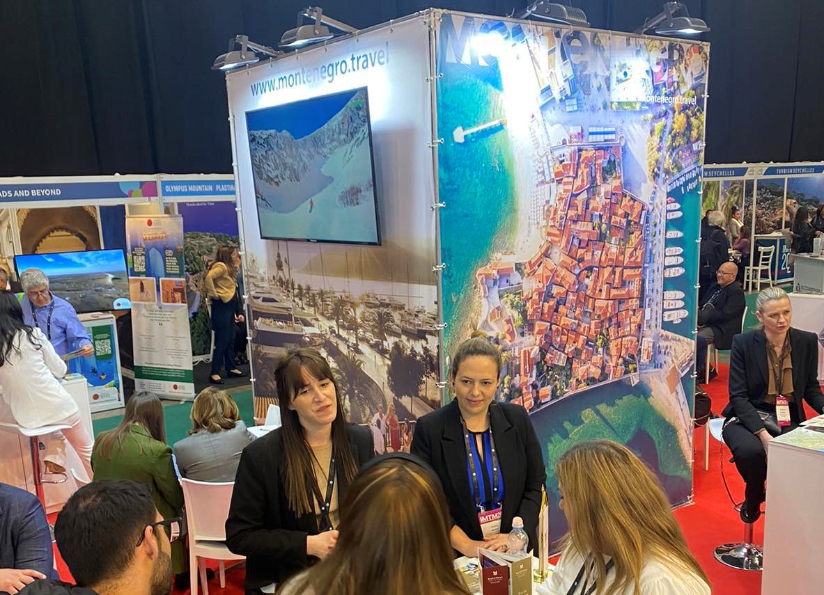 budva-yacht beach budva-restaurants budva-hostels budva-tourist-organization