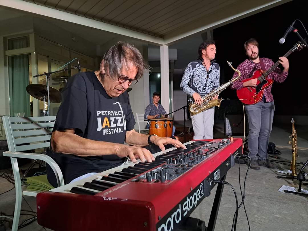 budva budva-registration-fee budva-sea budva-tourist-organization beach